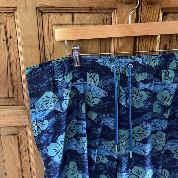 Mens Vineyard Vines XL Swim Trunks Board Shorts Blue Fish Tropical Flowers Liner - Picture 2 of 7